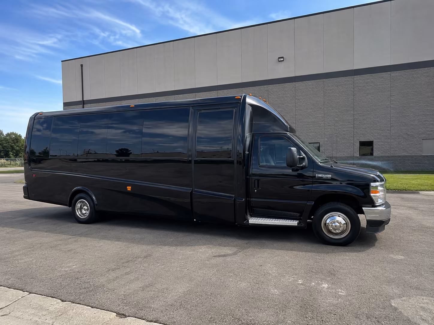airport transfer buses for corporate groups at ted stevens anchorage international