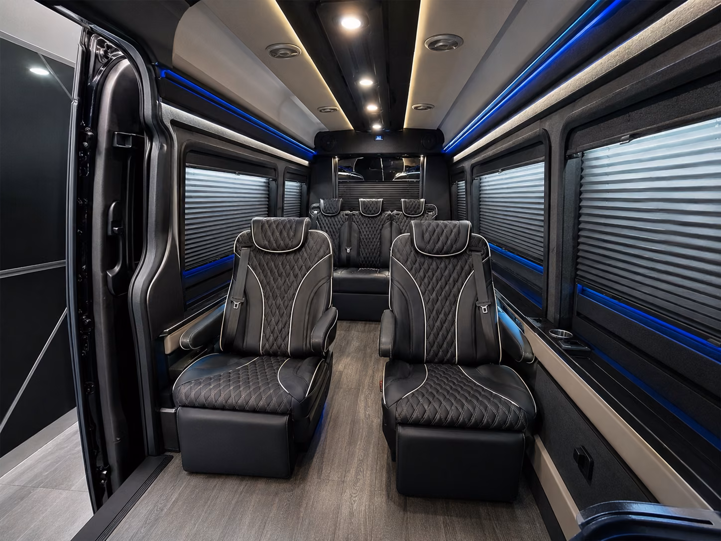 large group airport transfers for tour and cruise groups arriving at anc