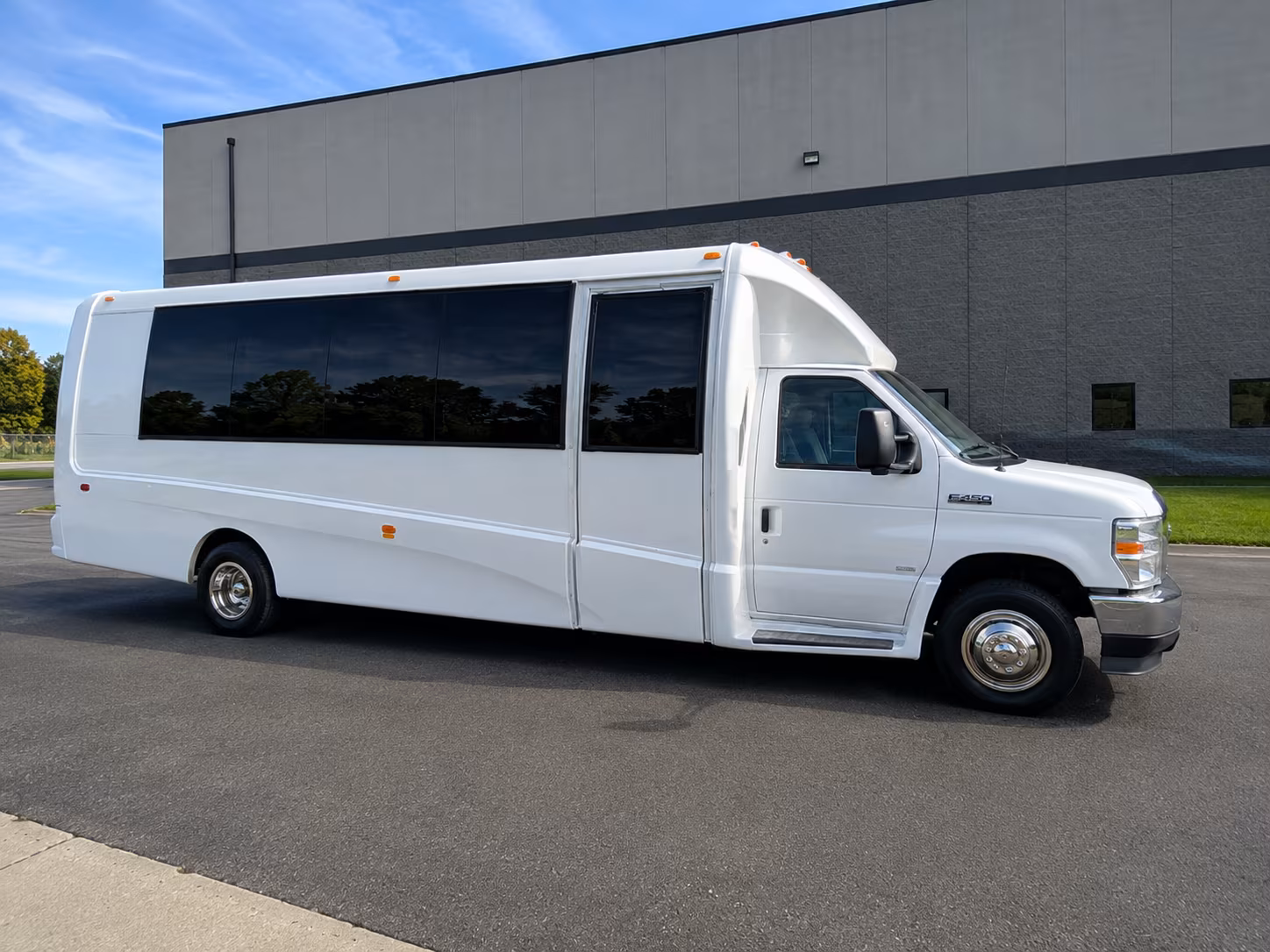wedding buses and shuttle services in anchorage